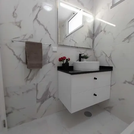 Supranee Paradise Câmara de Lobos