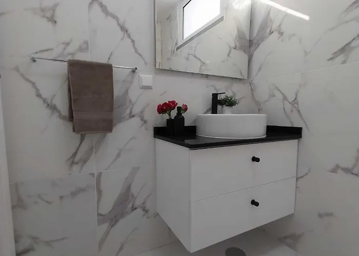 Supranee Paradise Камара-де-Лобуш