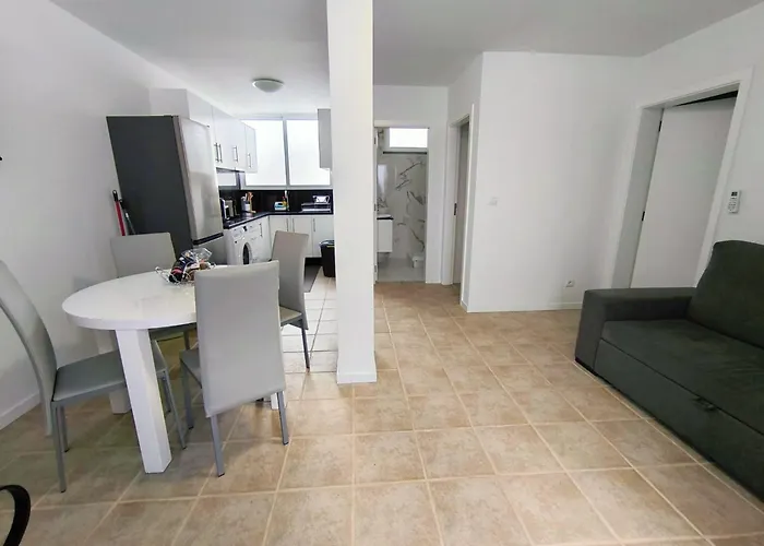 Supranee Paradise Камара-де-Лобуш